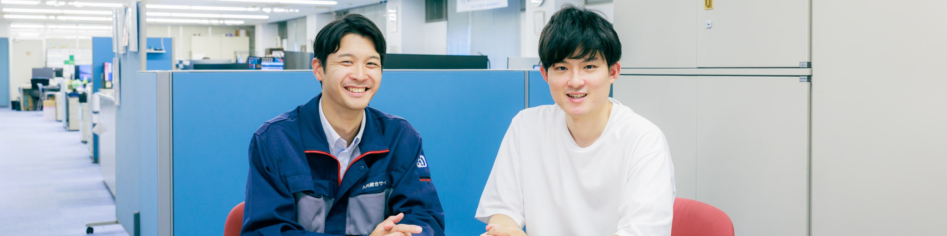 インタビュー社員集合写真